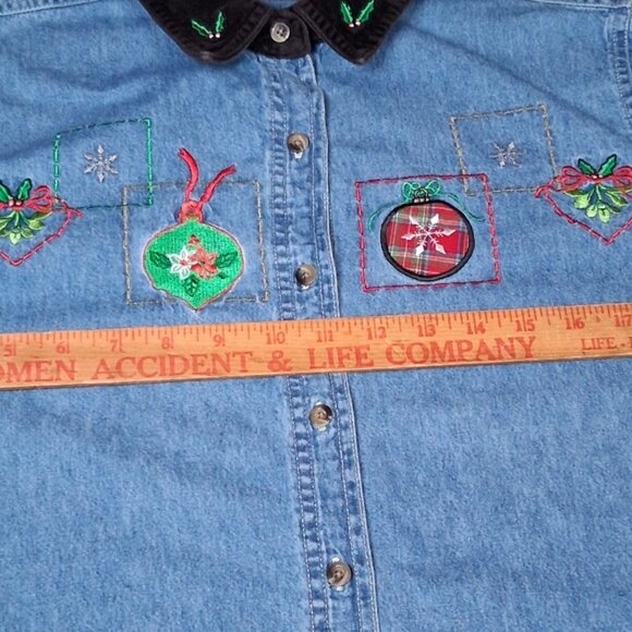 Vintage Basic Editions Holiday Christmas Shirt M Denim Chambray Jean Ornaments - Picture 8 of 16